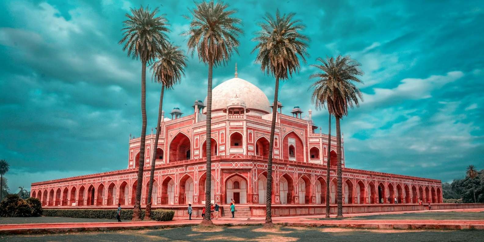 Premium Hindistan: Ganj’dan Himalayalara İnancın Yogası